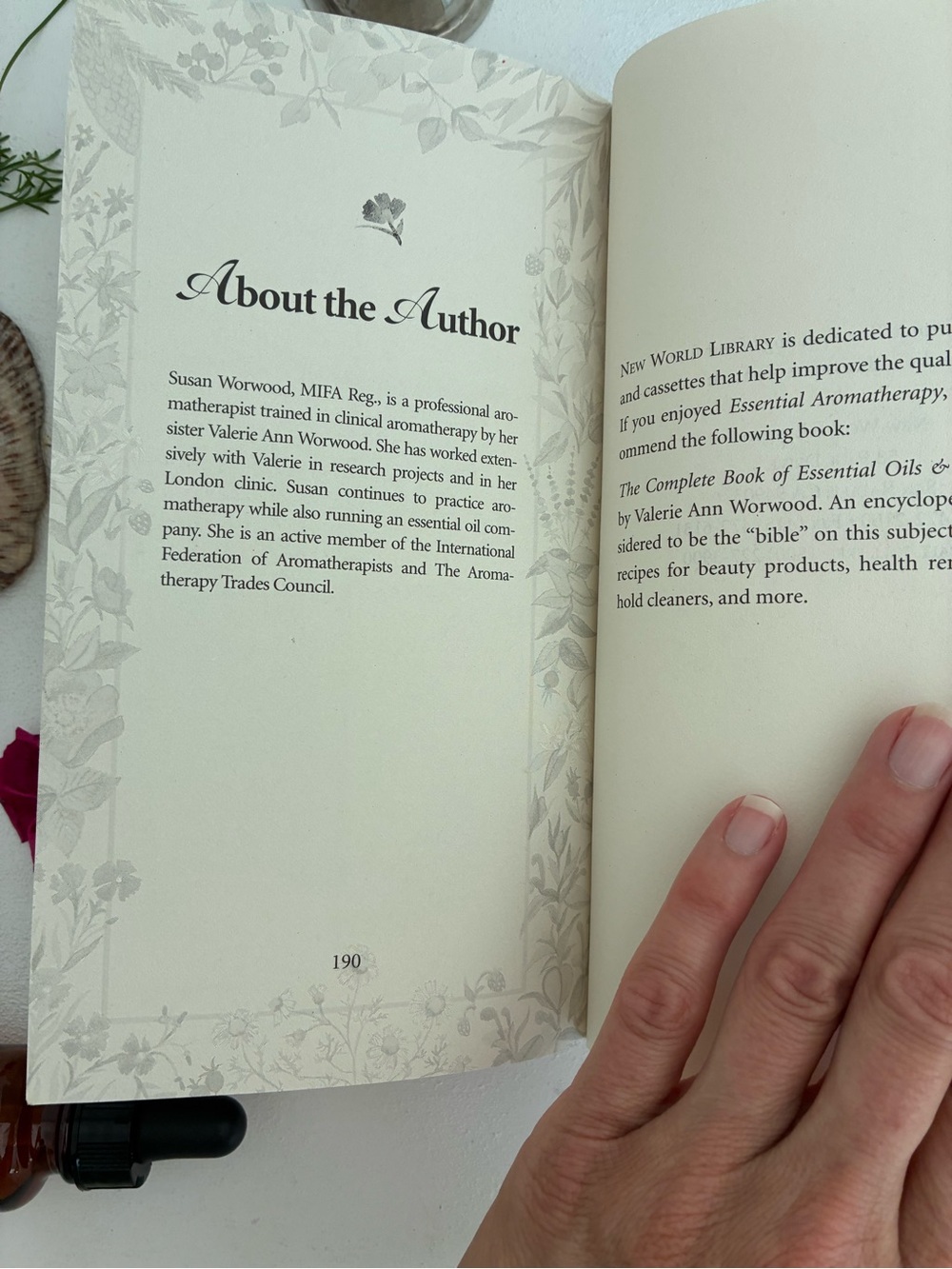 Essential Aromatherapy Pocket Guide — Cream Floral Cover - Picture 16 of 17